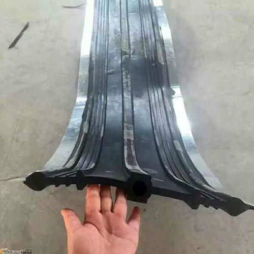 止水�?